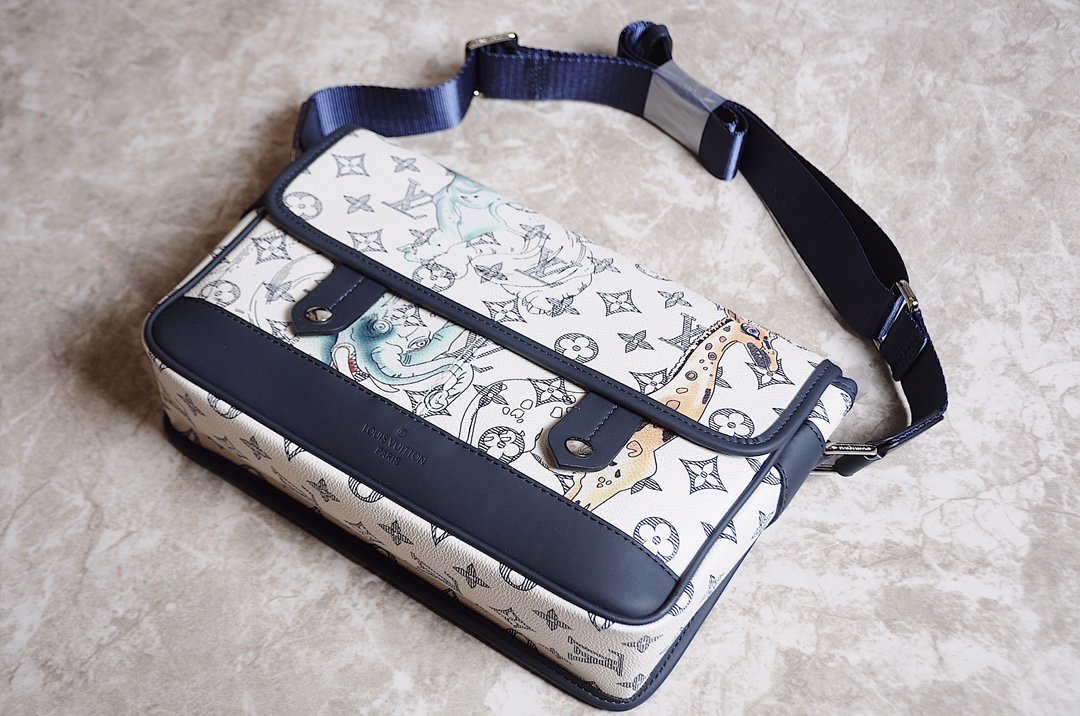 lv messenger 动物园 狮子 邮差包
