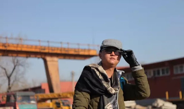 导演伍俊杰你不成才别怨时代