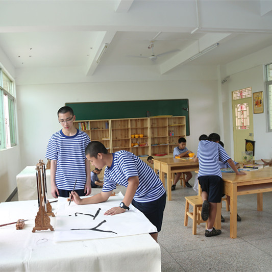 东莞孩子沉迷网络不爱出门?惠州正德书院通过劳逸结合