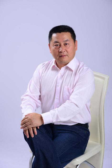 初见广东省行业协会联合会会长龚少林是在北京的冬季,谈笑风生间,这位