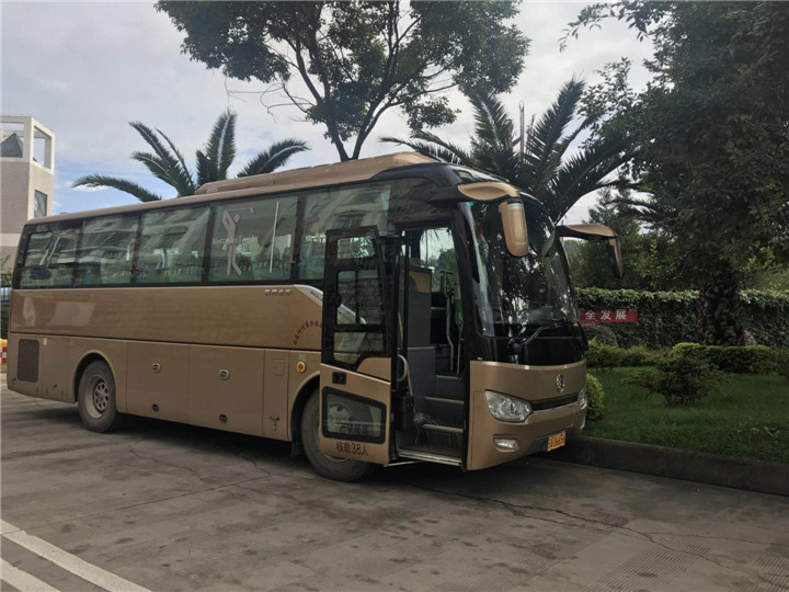 35至38座豪华旅游大巴