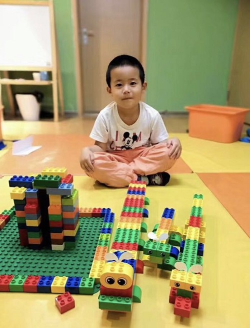 00专为3-16岁的孩子提供全球同步,由剑桥,麻省理工等世界**院校与乐高